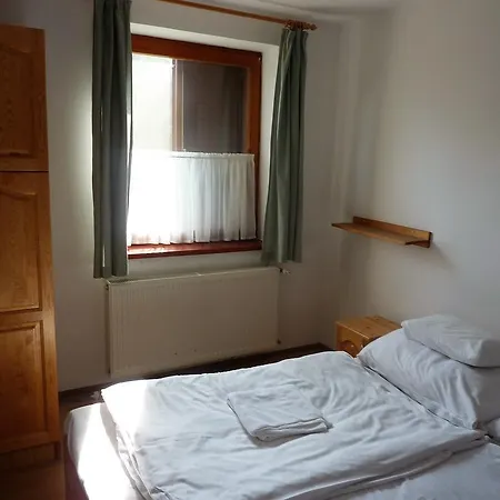 Bed & Breakfast Naspolya Panzio Es Etterem *