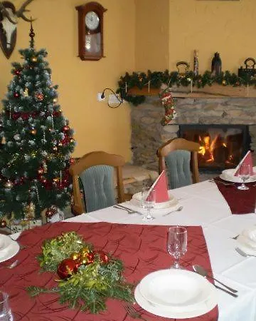 Naspolya Panzio Es Etterem