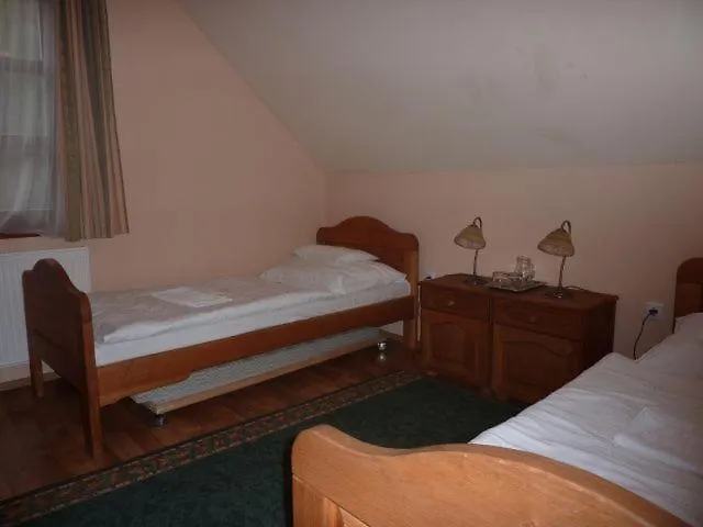 B&B Naspolya Panzio Es Etterem