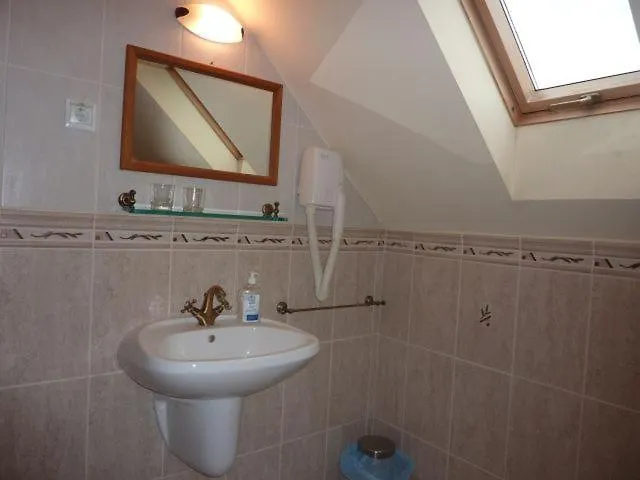 B&B Naspolya Panzio Es Etterem *