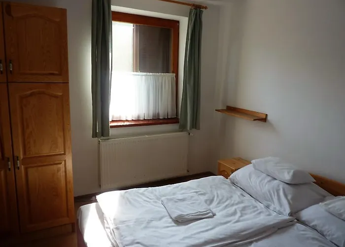 B&B Naspolya Panzio Es Etterem *