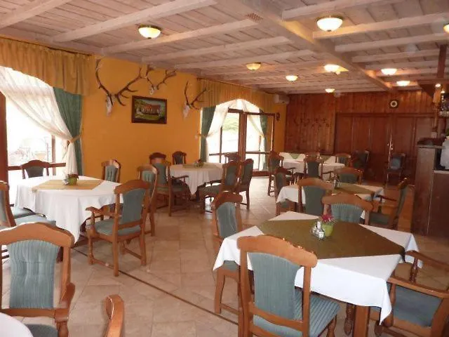 B&B Naspolya Panzio Es Etterem *