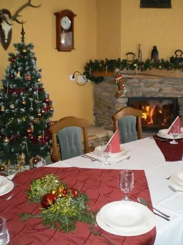 Naspolya Panzio Es Etterem