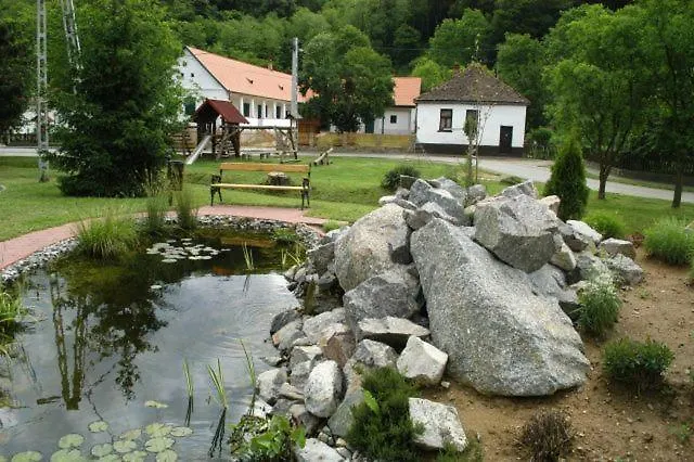 Naspolya Panzio Es Etterem